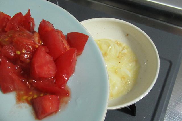 毛ガニのトマトパスタ　作り方